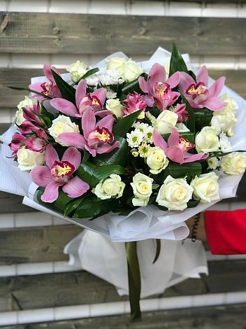 Букет цветов из: Розы и Хризантемы в Агидели