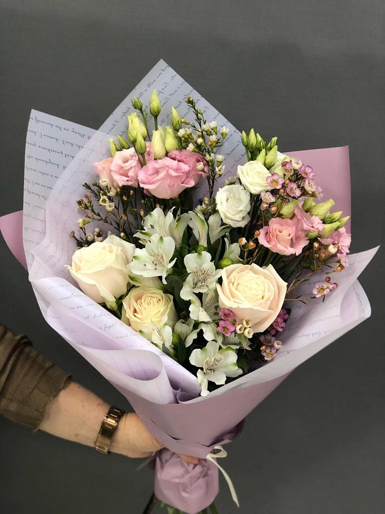 Букет цветов из: Альстромерии, Розы и Лизиантусы в Агидели