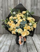 Букет цветов из:  Розы и Лизиантусы в Агидели
