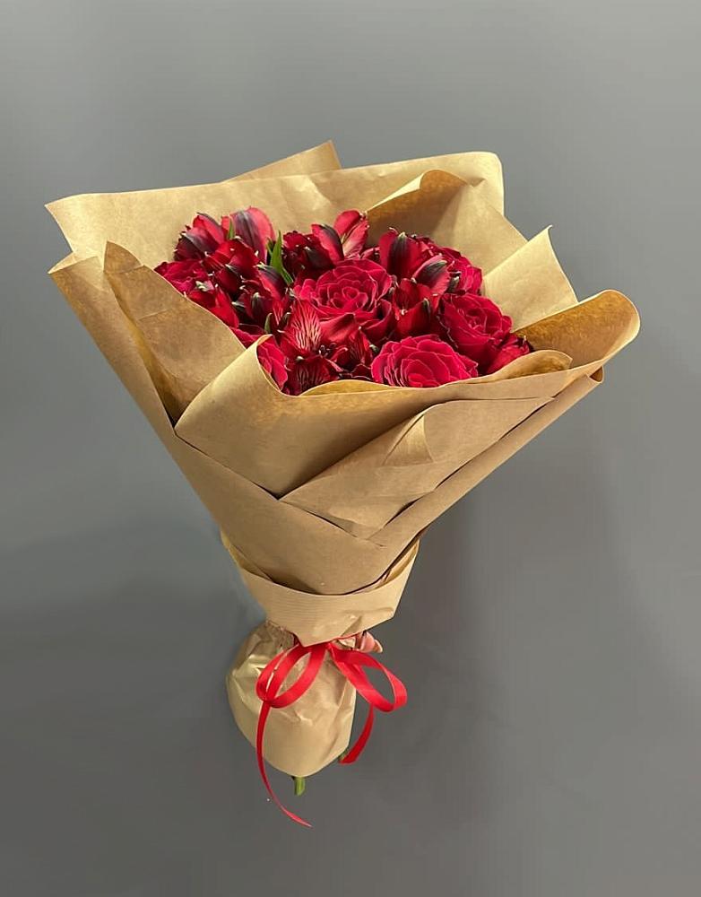 Букет цветов из: Альстромерии и Розы в Агидели