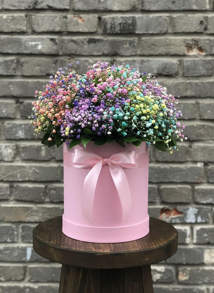 Цветочная композиция из Гипсофила и Розы в шляпной коробке в Агидели