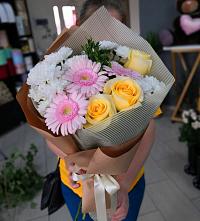 Букет цветов из:  Герберы, Розы и Хризантемы в Агидели