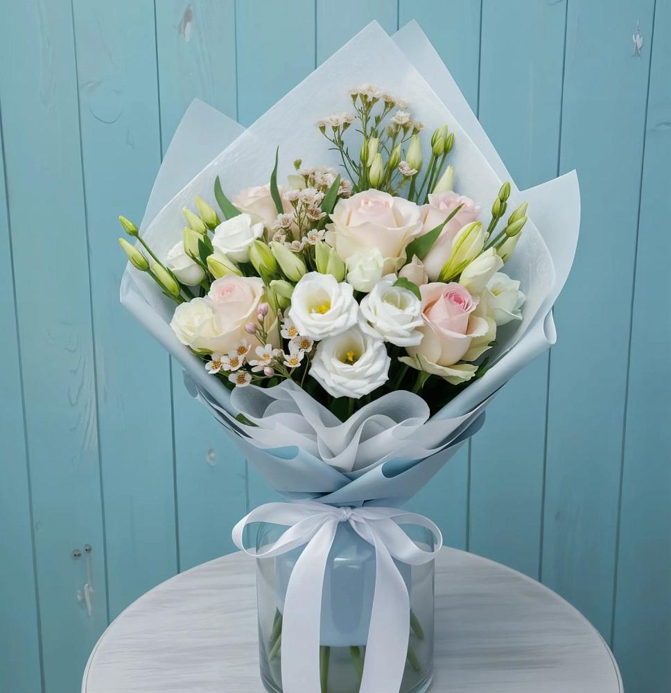 Букет очаровательный аромат в Агидели Букет цветов из: Розы и Лизиантусы в Агидели