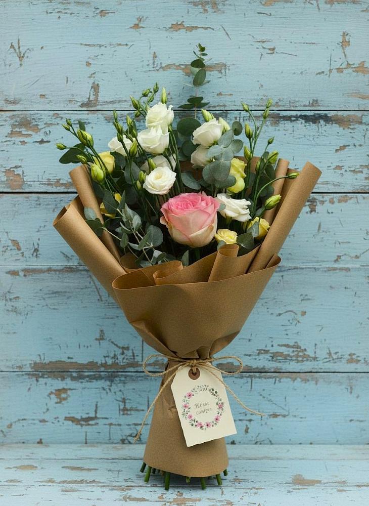 Букет цветов из: Розы и Лизиантусы в Агидели