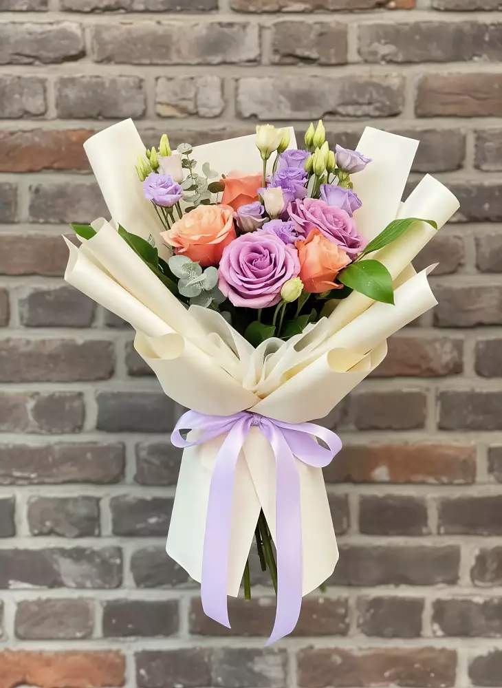 Букет цветов из: Лизиантусы и Розы в Агидели