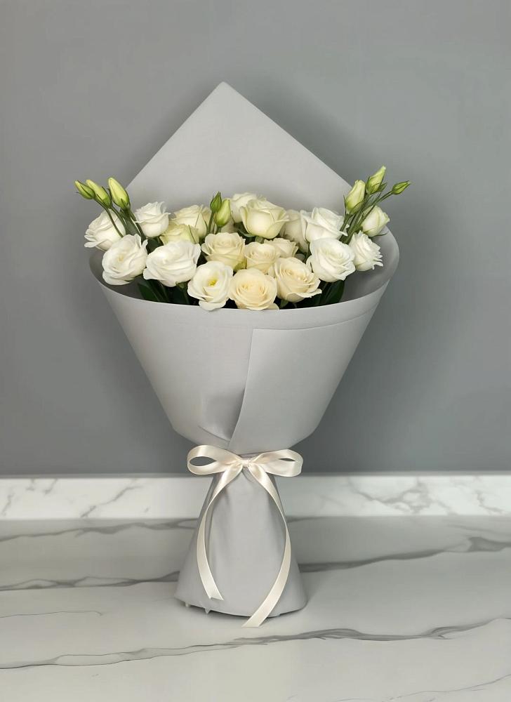 Букет цветов из: Розы и Лизиантусы в Агидели