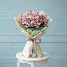 Букет цветов из:  Орхидеи и Розы в Агидели