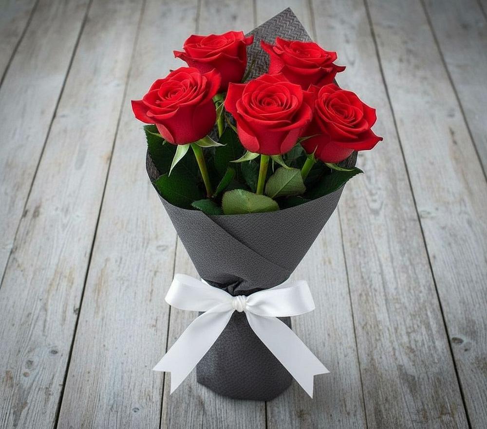 Букет 5 Красных роз Эдлесс Лав в Агидели