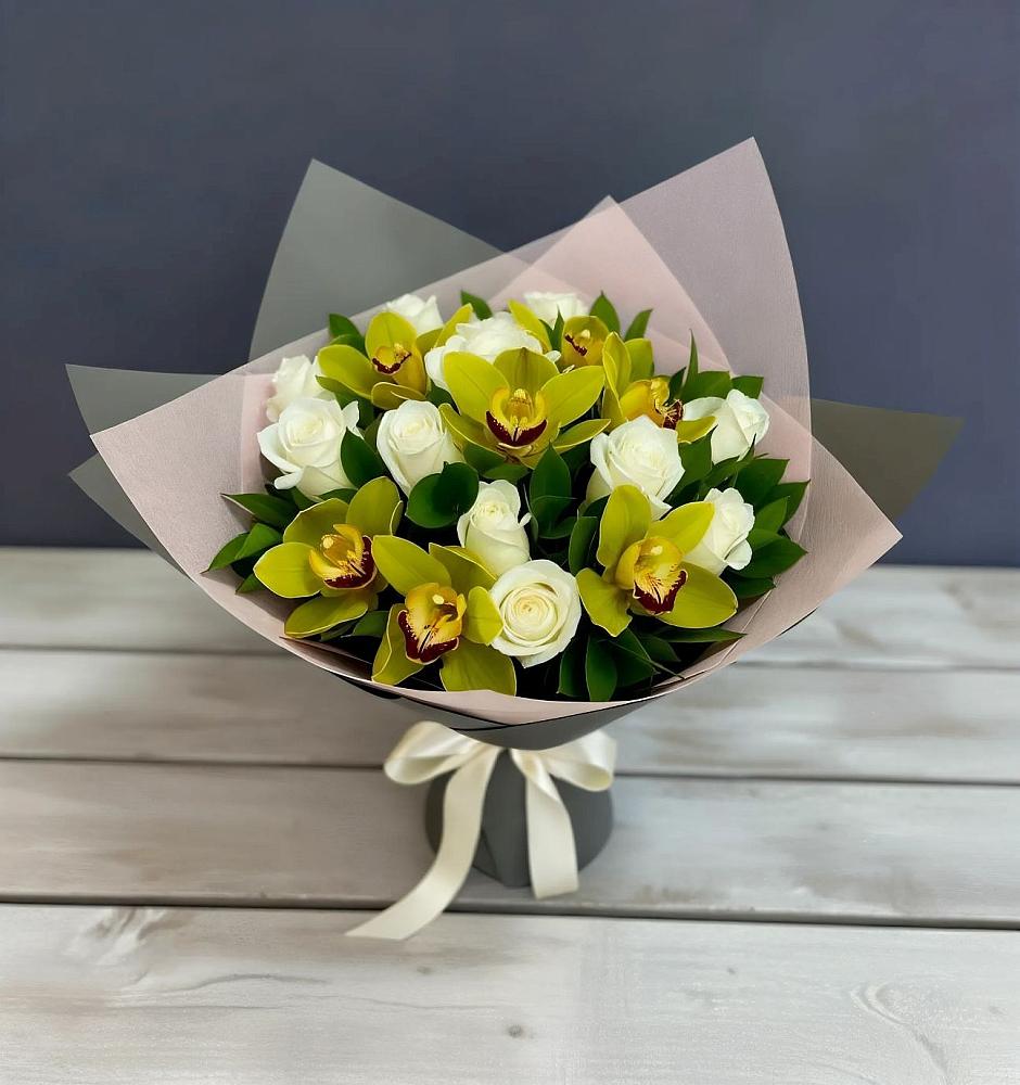 Букет цветов из: Орхидеи и Розы в Агидели