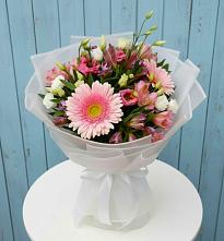 Букет цветов из:  Герберы, Альстромерии и Лизиантусы в Агидели