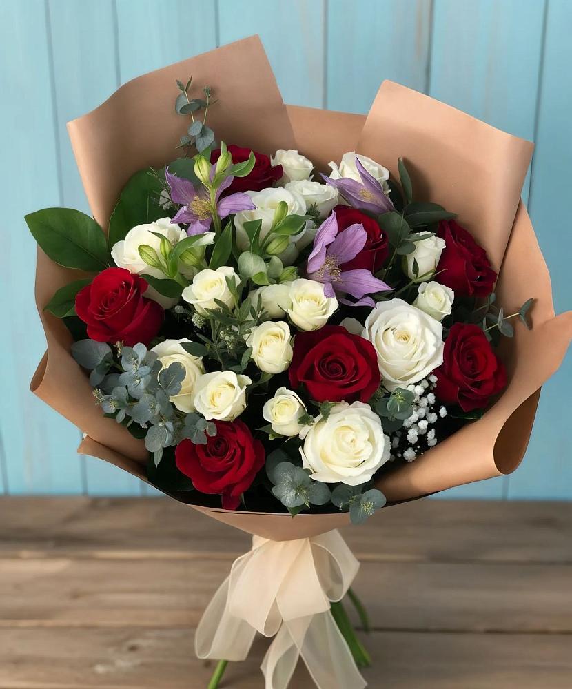 Букет цветов из: Розы и Альстромерии в Агидели