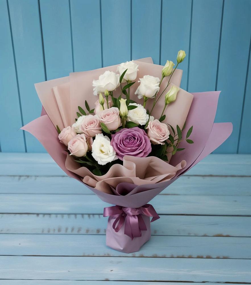 Букет цветов из: Розы и Лизиантусы в Агидели